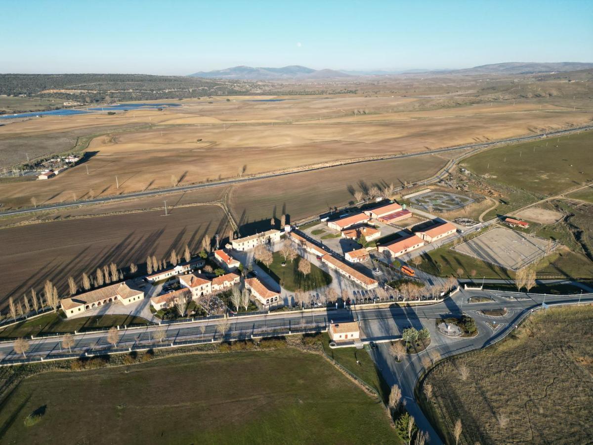 Vettonia Hotel Avila Bagian luar foto