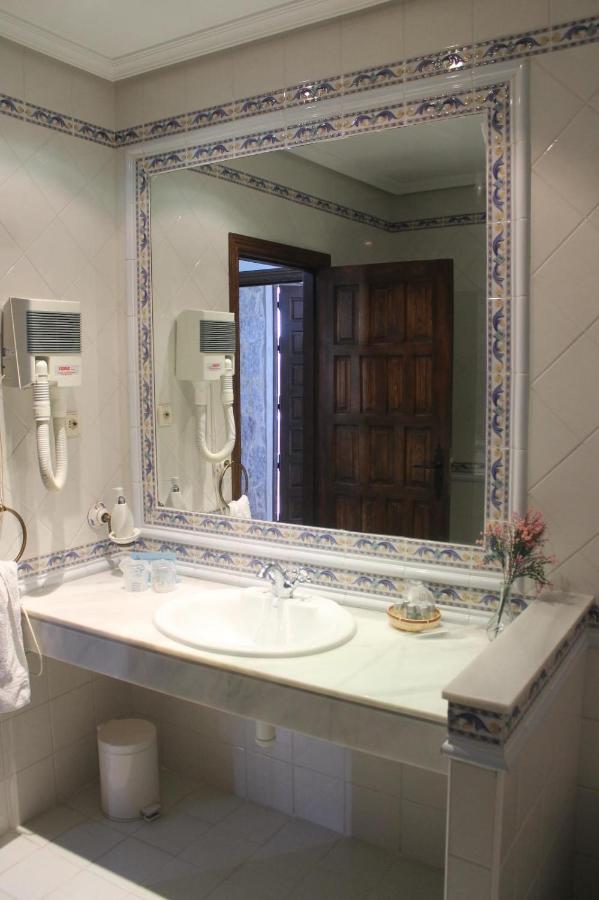 Vettonia Hotel Avila Bagian luar foto